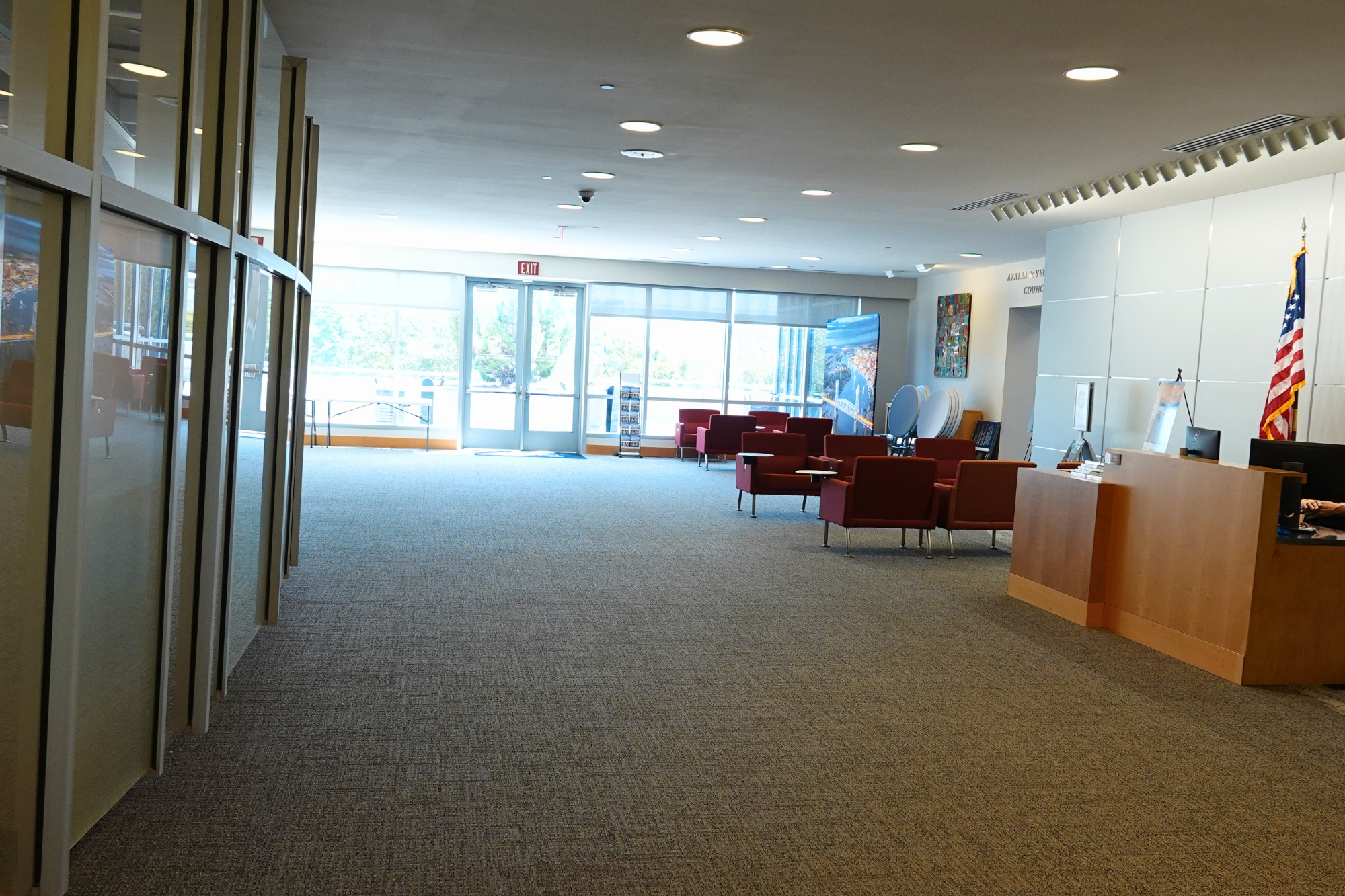 Skyline Center rentable first floor lobby