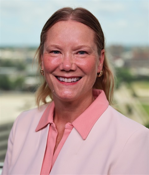 Suzanne Russell_headshot.jpg